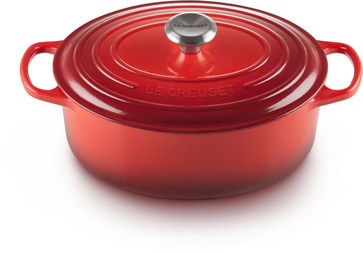 Le Creuset Braadpan Signature Ovaal Kersenrood – Ø 29 cm / 4,7 Liter – Klassieke Ovale Gietijzeren Braadpan – Rode Emaille Coating – Voor Braden, Stoven en Serveren – Geschikt voor Oven, Inductie en Meer