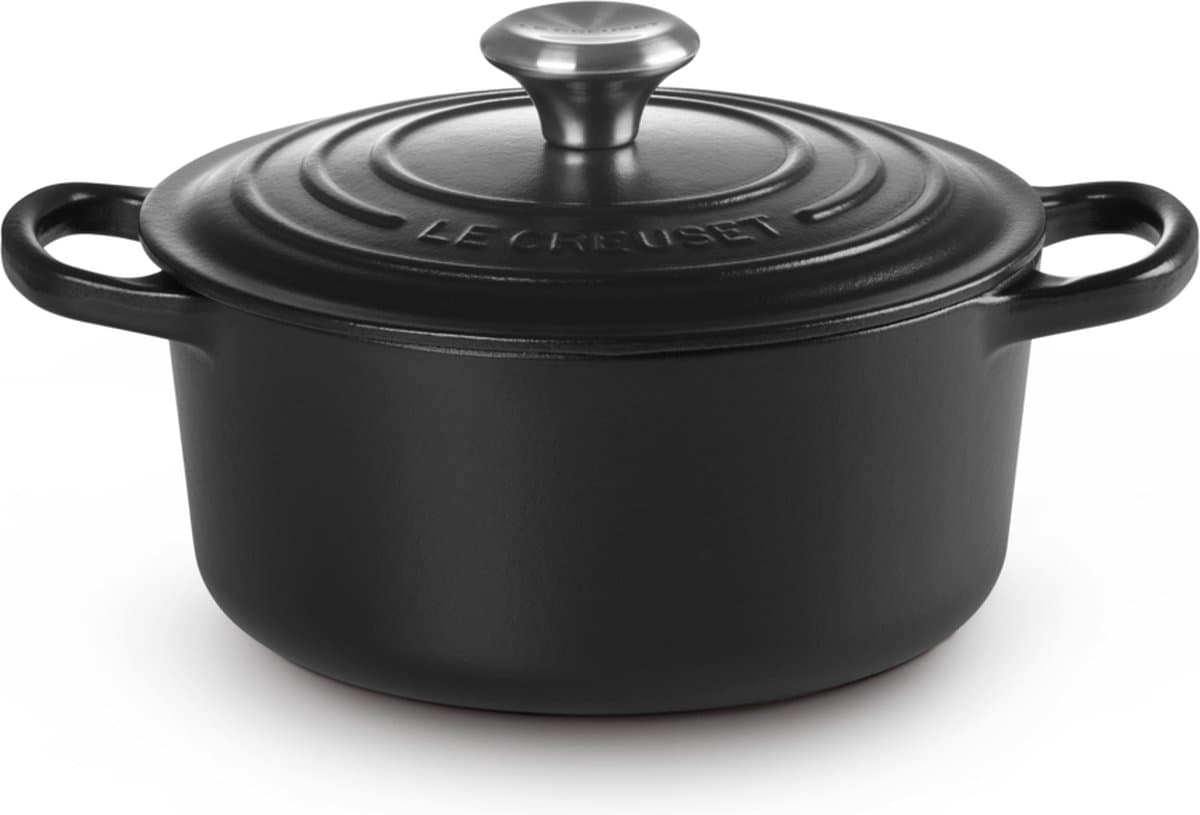 Le Creuset Braadpan Signature Mat Zwart – Ø 18 cm / 1,8 Liter – Ronde Gietijzeren Stoofpan – Voor Kleine Gerechten, Sauzen of Eénpersoonsporties – Mat Zwarte Emaille – Geschikt voor Inductie, Oven, Gas en Meer