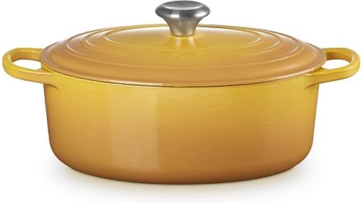 Le Creuset Braadpan Signature Ovaal Nectar – Ø 31 cm / 6,3 Liter – Grote Gietijzeren Stoofpan – In Warme Gouden Geeltint – Ovale Vorm Voor Braadstukken of Grote Porties – Voor Inductie, Oven en Alle Warmtebronnen