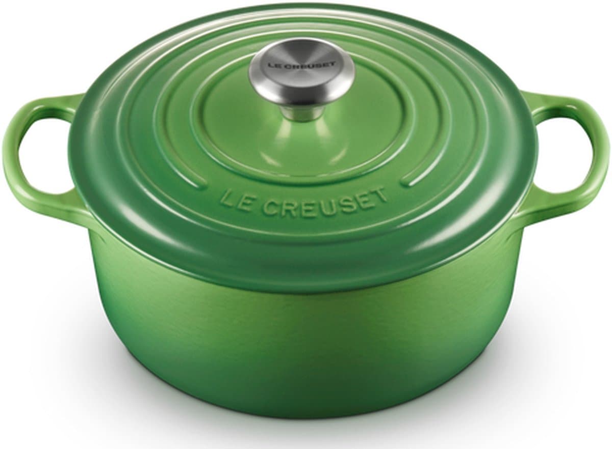 Le Creuset Braadpan Signature Bamboo – Ø 24 cm / 4,2 Liter – Ronde Stoofpan van Gietijzer – Heldere Groene Emaille in Bamboo Edition – Voor Braden, Stoven en Serveren – Inductie- en Ovenbestendig – Voor 4–5 Personen