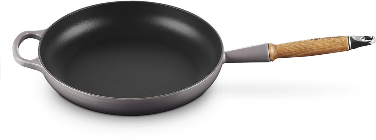 Le Creuset Gietijzeren Koekenpan 28 cm Signature - Houten handvat - Inductie - Flint - 2,6 L