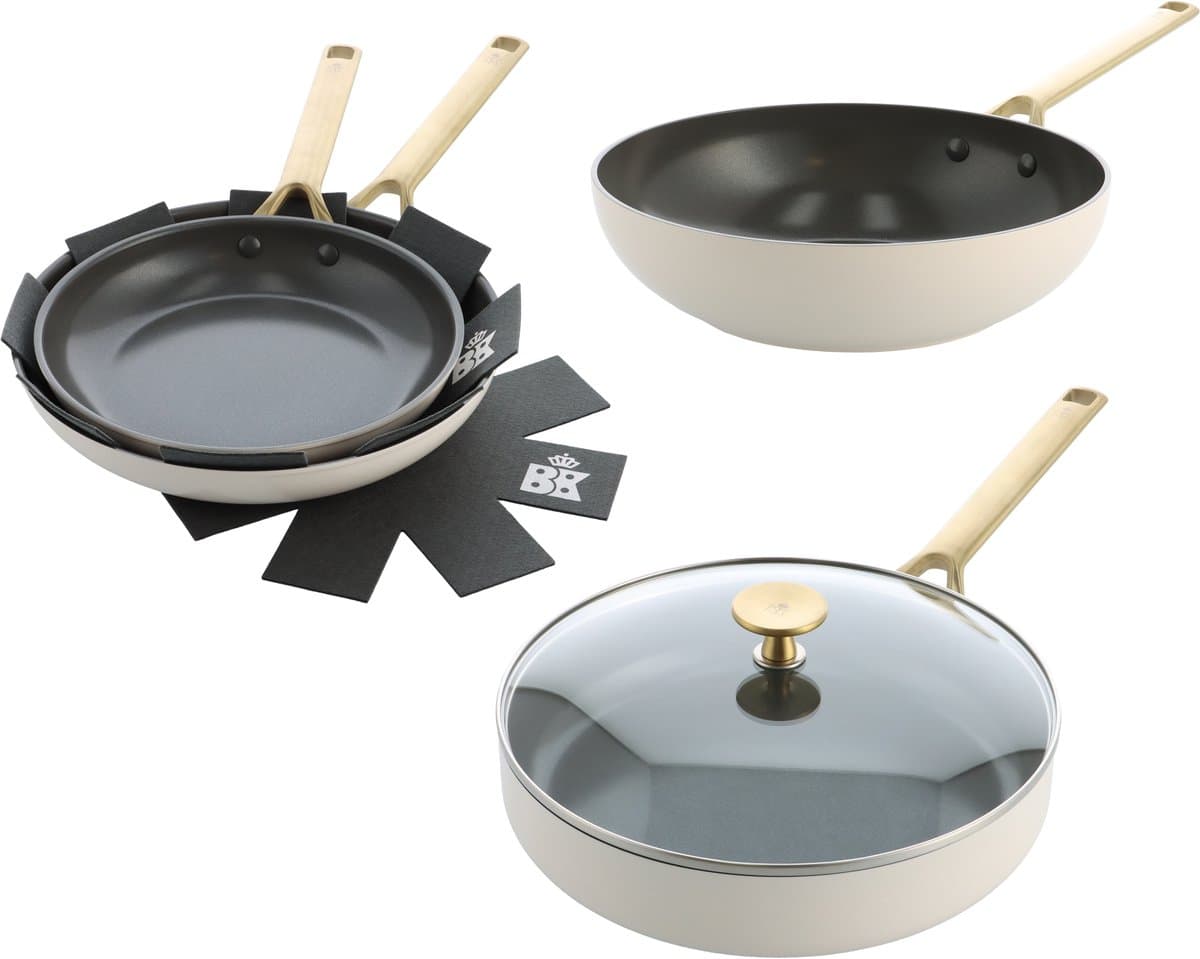 BK Sublime 6-delige pannenset met deksels - PFAS vrij - cream white - koekenpannen - wok - hapjespan - pannenset inductie - gouden stainless steel handgrepen - ovenbestendig tot 220°C