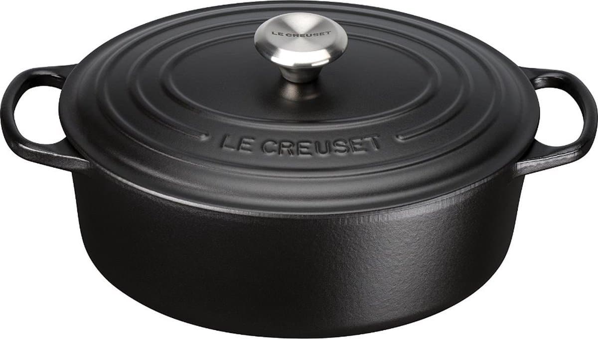 Le Creuset Braadpan Signature Ovaal Mat Zwart – Ø 29 cm / 4,7 Liter – Gietijzeren Ovale Stoofpan – Voor Grote Stukken Vlees of Gevogelte – Mat Zwarte Emaille – Geschikt voor Alle Warmtebronnen, incl. Inductie en Oven